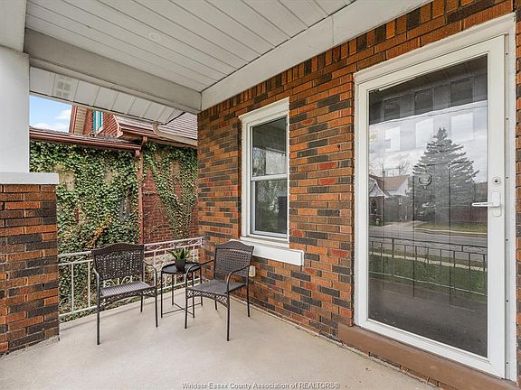 3rd image of 1609 Pillette Rd