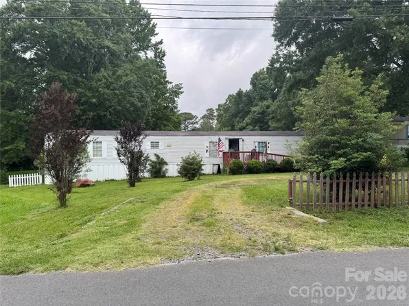 4720 Friendship Dr, Matthews, NC 28105