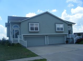 249 SW Chartwell Pl, Lee's Summit, MO 64082