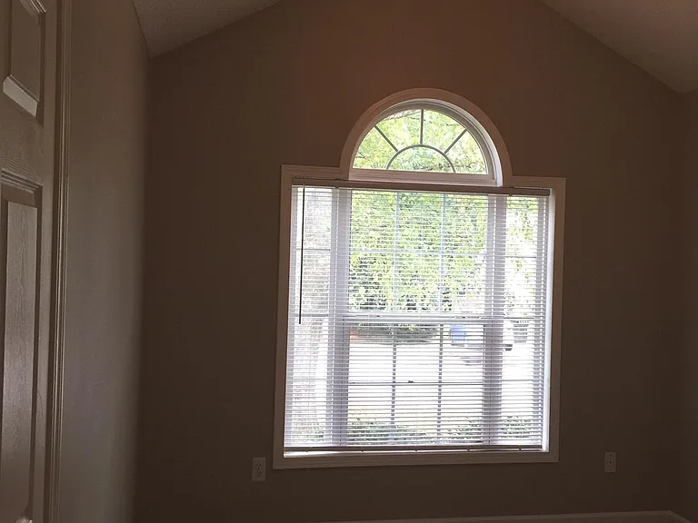 605 Habersham Ln — Photo 17