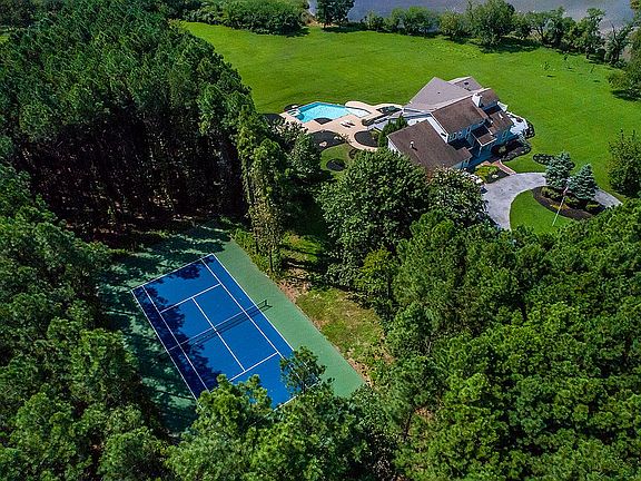 5th image of 314 Keene Farm Ln