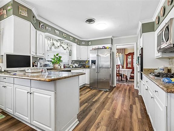 5th image of 4001 Cleveland Pl