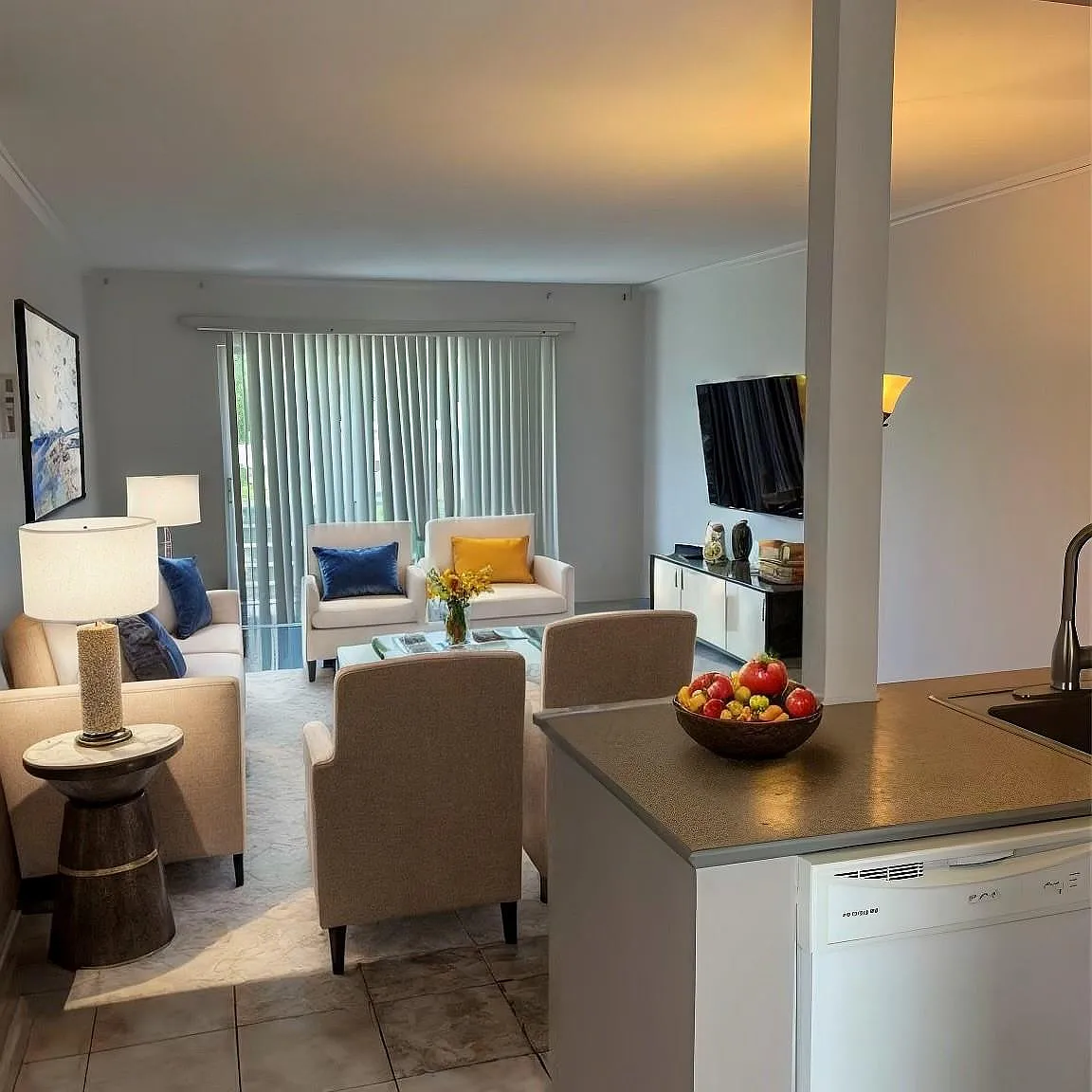 2 bed, 2.0 bath, 870 sqft, $1,400 — Photo 1
