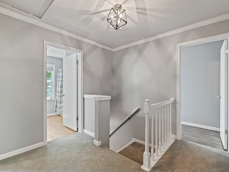 4690 Lindbergh Dr — Photo 29