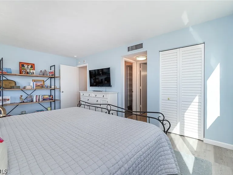 2810 Estero Blvd #511 — Photo 15