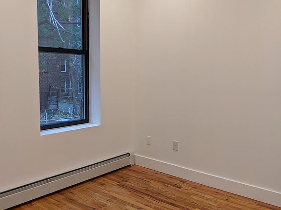 3rd image of 1442 Taylor Ave