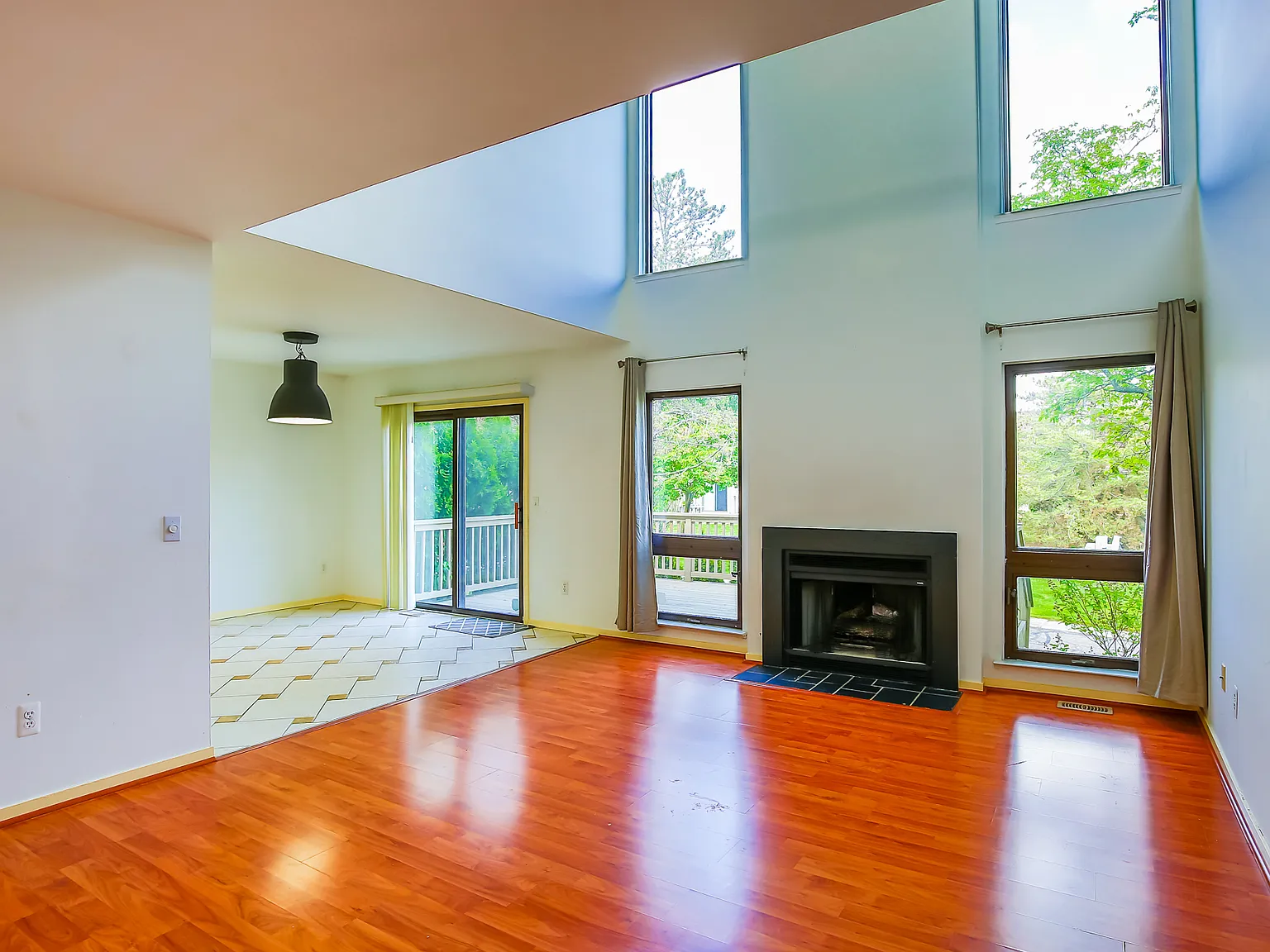 716 Eton Ct — Photo 2