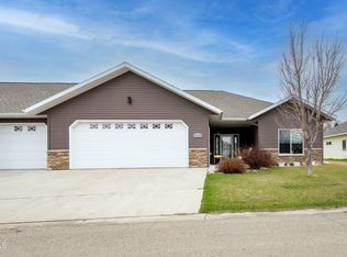 513 Legacy Ln, Valley City, ND 58072