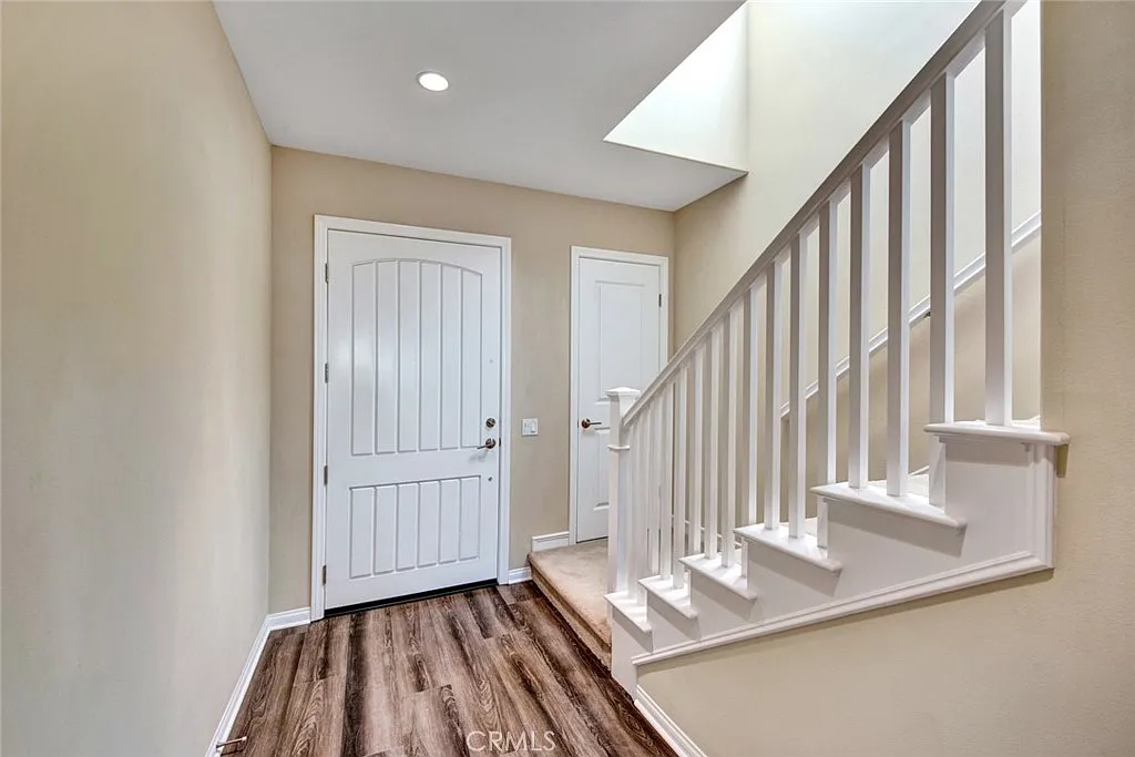 3 bed, 2.5 bath, 1554 sqft, $4,550 — Photo 4