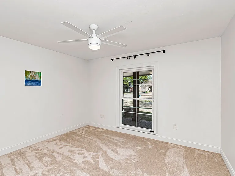 4204 Pine Park Dr — Photo 31