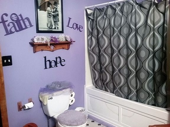 Bathroom 10x10 jacuzzi tub