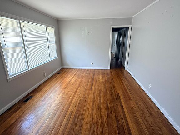 3rd image of 4428 Summerhill Dr