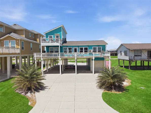 1014 Seashell Dr, Freeport, TX 77541
