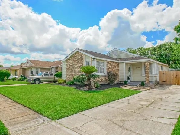 1844 Timberlane Estate Dr, Harvey, LA 70058