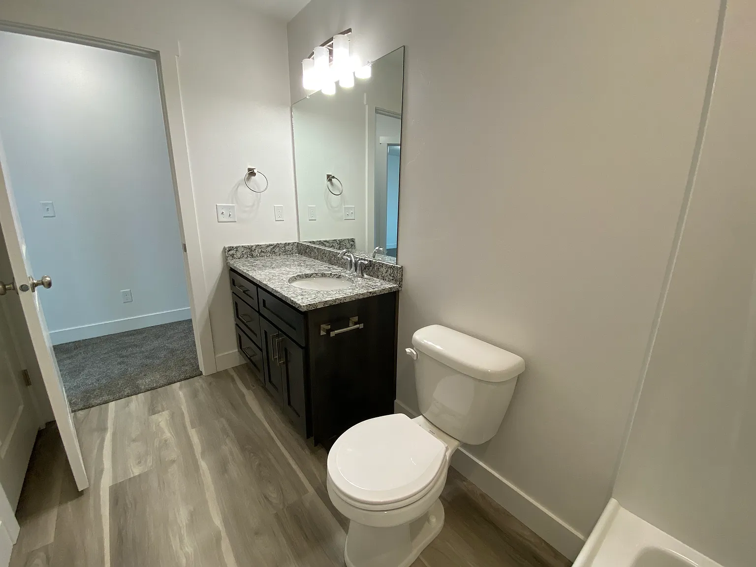 3 bed, 2.5 bath, 1550 sqft, $1,800 — Photo 3