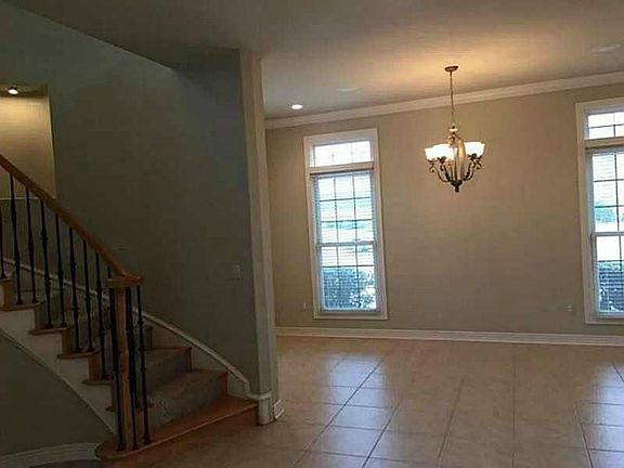 3rd image of 2616 Everest Ave