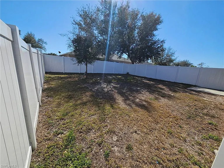 1622 SW 33rd St — Photo 17