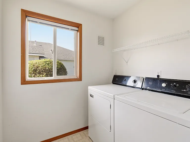 8823 N Pamela St — Photo 11