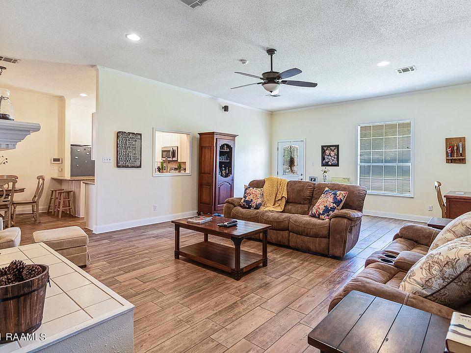 210 Nicole Dr, Youngsville, LA 70592 Zillow