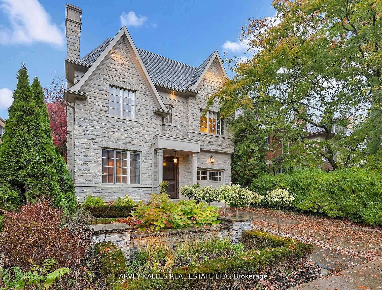 62 Heath St W photo 1