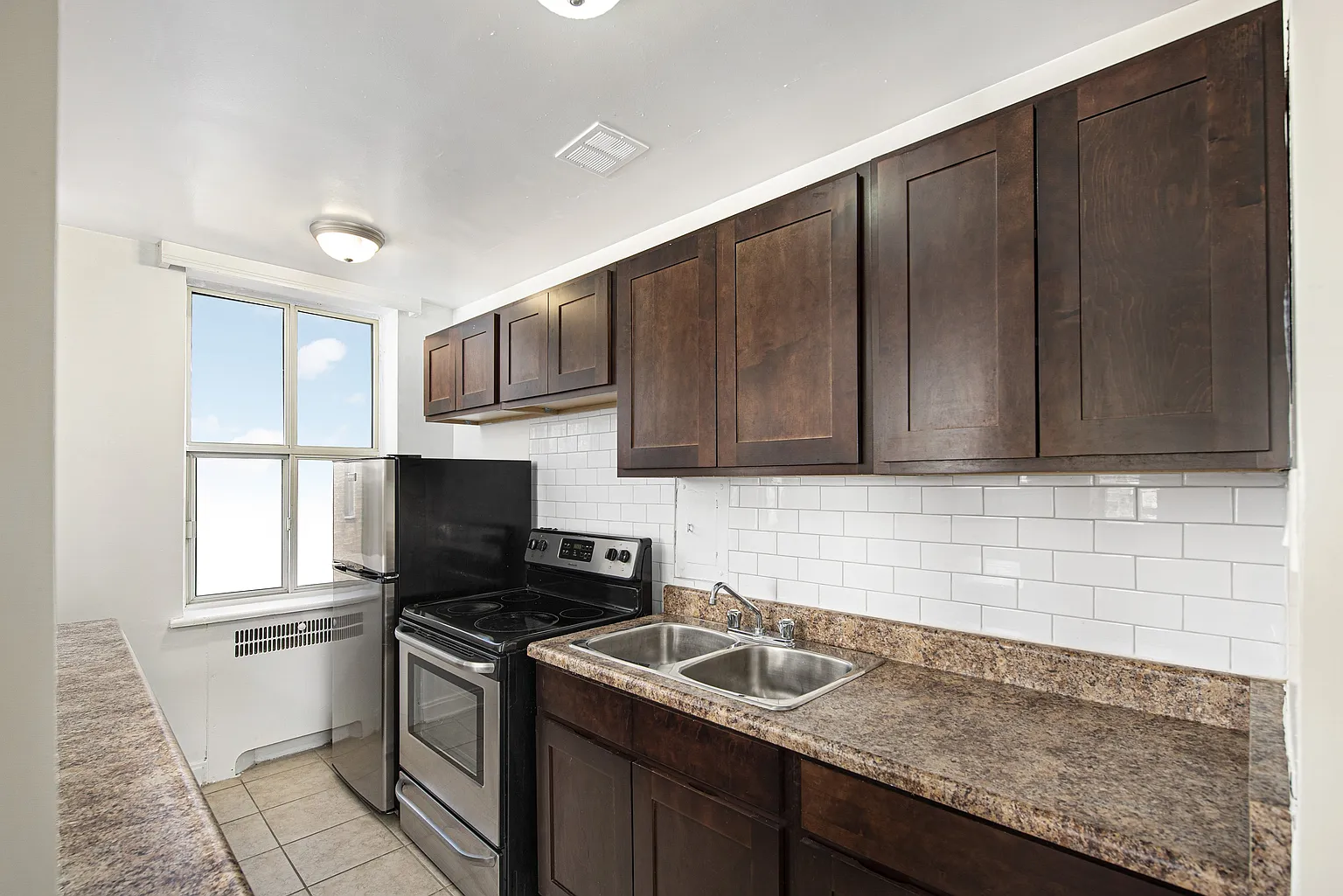 64 Saint Clair Ave W #1051128 photo 1