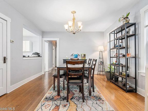 5th image of 115 Woodlawn Ave #1