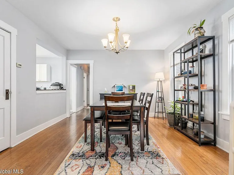 115 Woodlawn Ave #1 — Photo 5