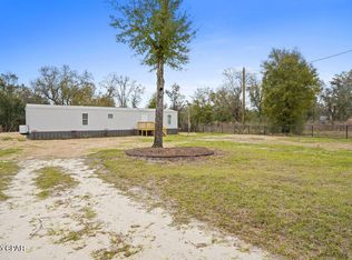 105 S Cedar Bluff Cir, Southport, FL 32409