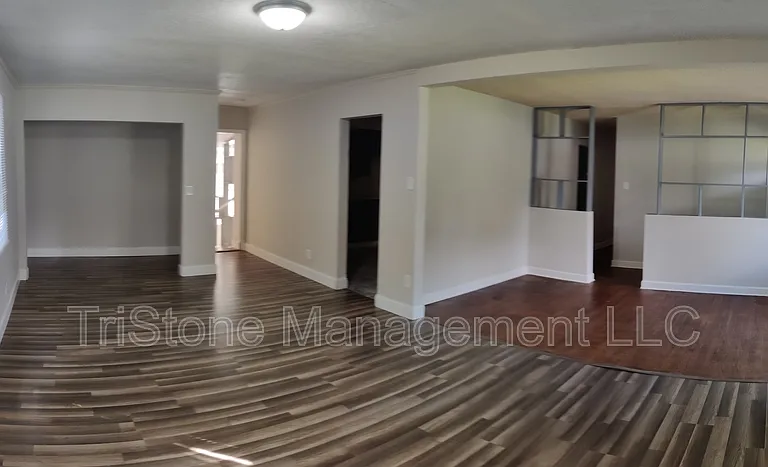6820 Flintrock Rd — Photo 5
