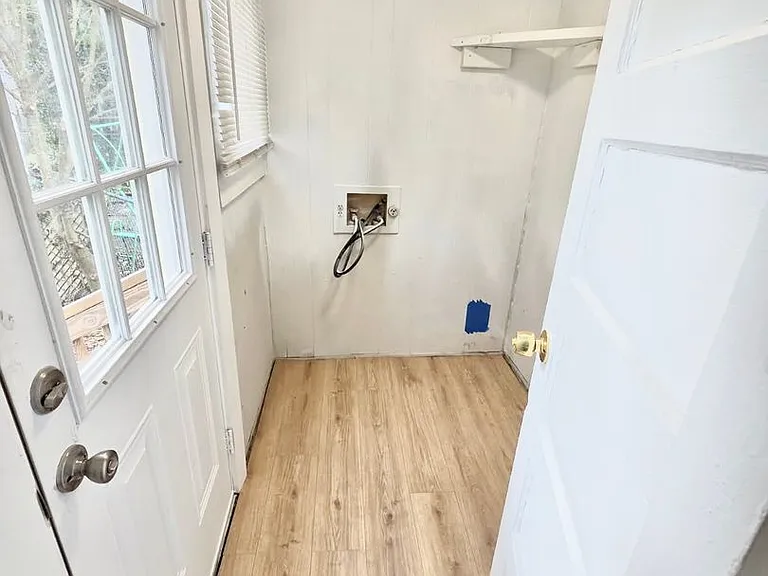 829 43rd St — Photo 26