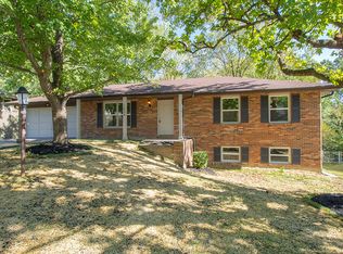 1504 E Lexington Cir, Columbia, MO 65203