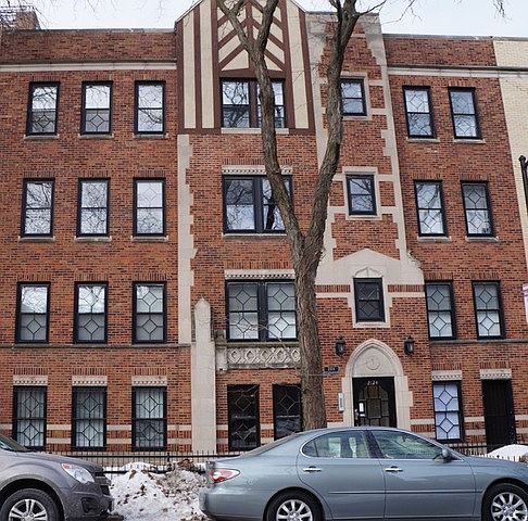 1st image of 2124 N Hudson Ave APT 302