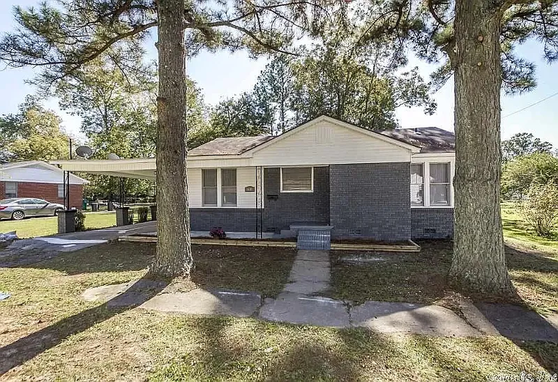 Lonoke — Photo 1