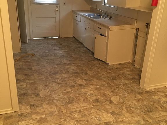 3rd image of 2845 Randolph St