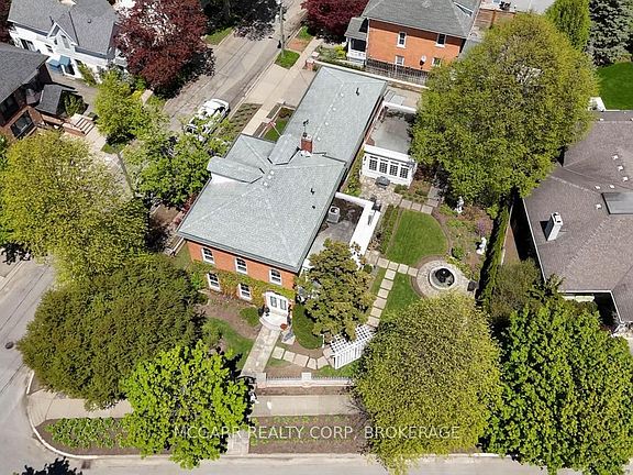 2nd image of 38 Yates St