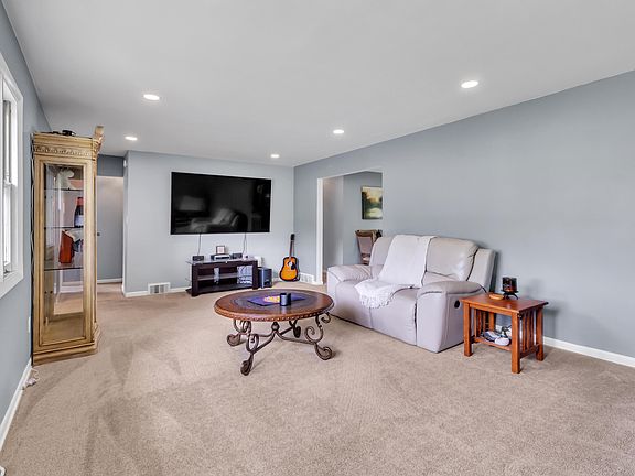 5th image of 8784 W Oakwood Dr