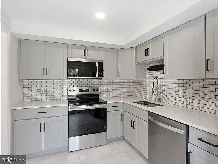 8026 Waterview Ct — Photo 11