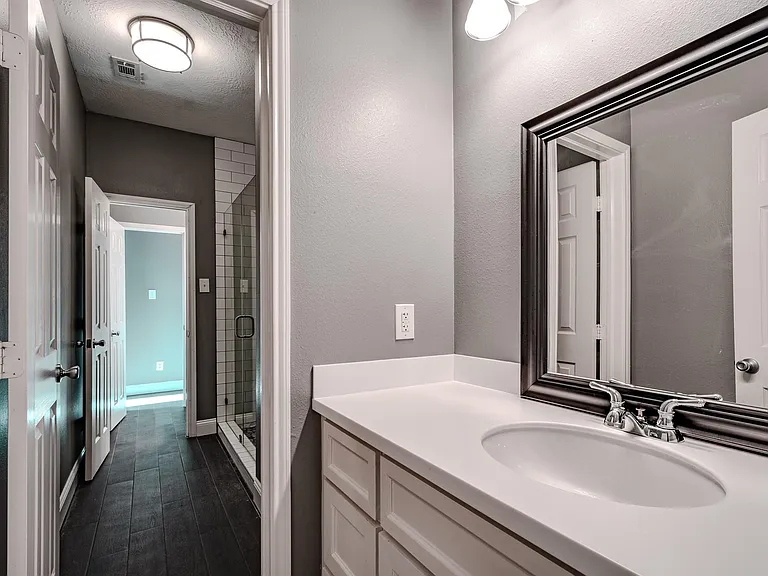 8515 Holly Spring Ln — Photo 22
