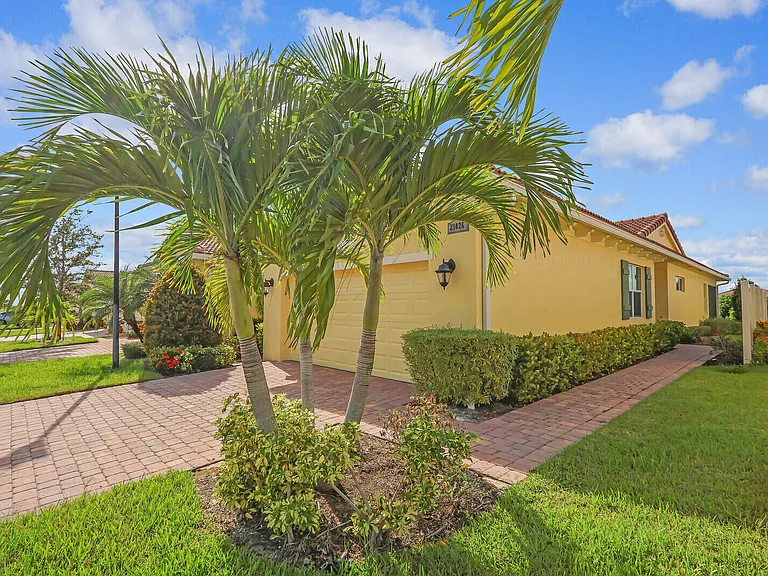 21026 SW Modena Way — Photo 2