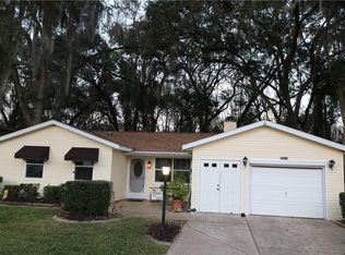 32544 Oak Park Dr, Leesburg, FL 34748