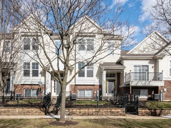 417 Plaza Pl, Aurora, IL 60504
