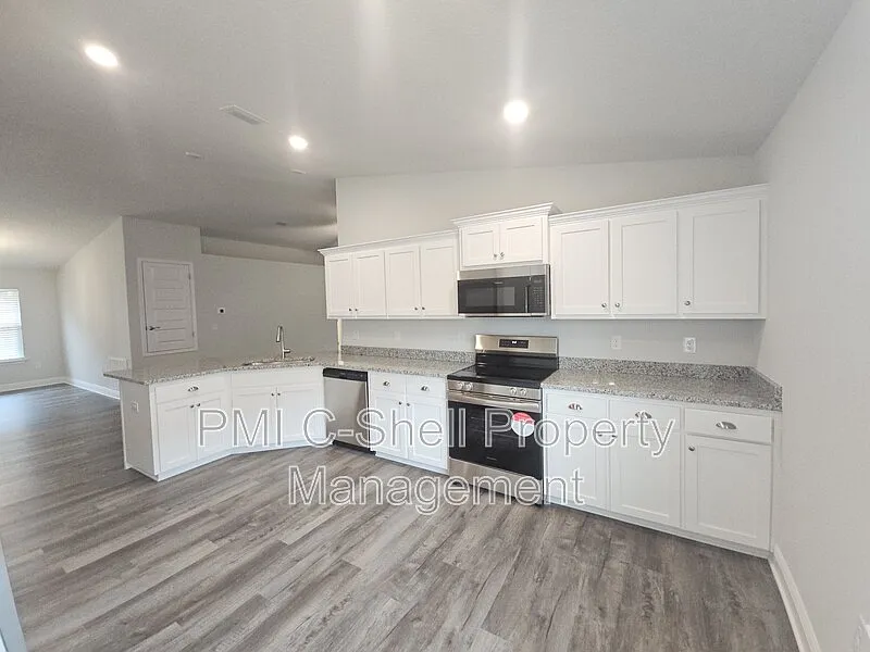 Emerald Heights — Photo 4