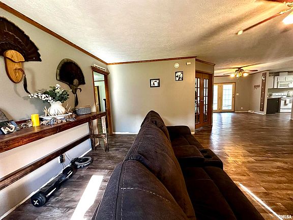 3rd image of 1665 Egyptian Hills Dr