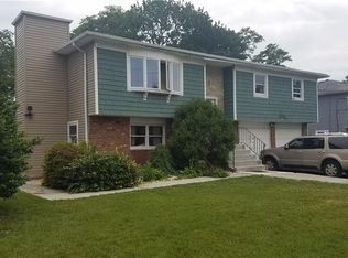 21 Stone Blvd, Massapequa, NY 11758