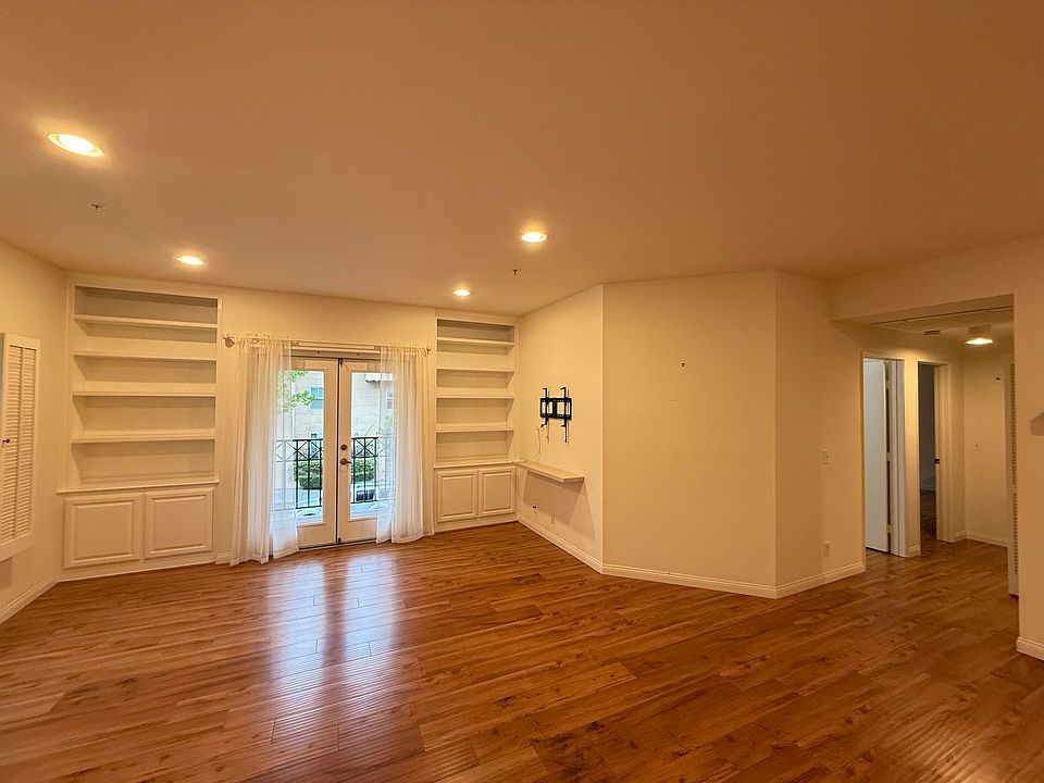 1st image of 620 State St Unit 218