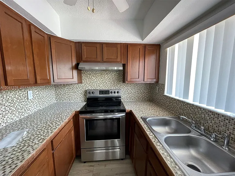 2580 Coral Springs Dr #2580 — Photo 13