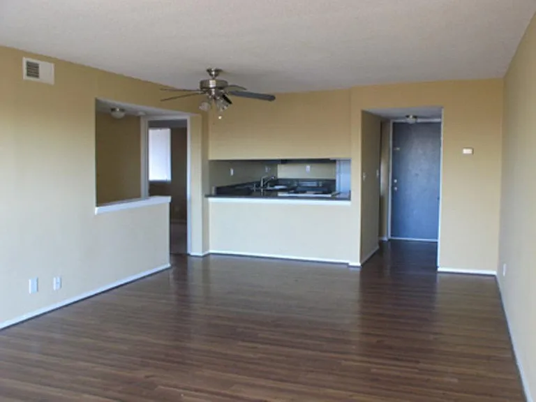 2912 Pawnee Ave — Photo 5