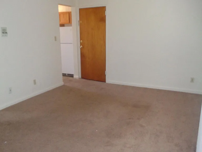 1 Bedroom w/ Attached Garage