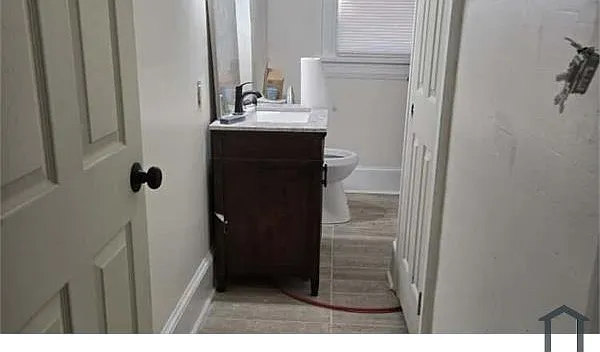 5 bed, 2000 sqft, $2,100 — Photo 3