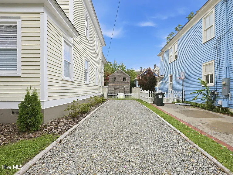 511 Middle St #A — Photo 23